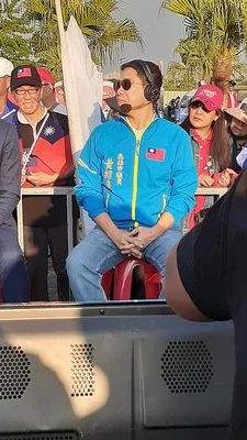 黃紹庭 照片